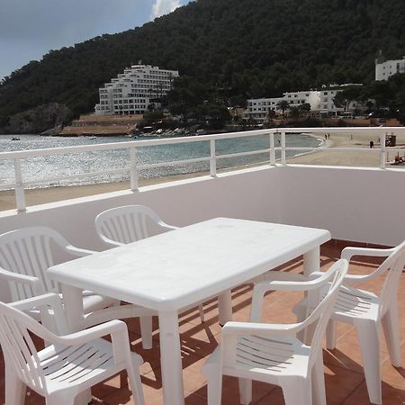 Apartamentos Cala Llonga المظهر الخارجي الصورة