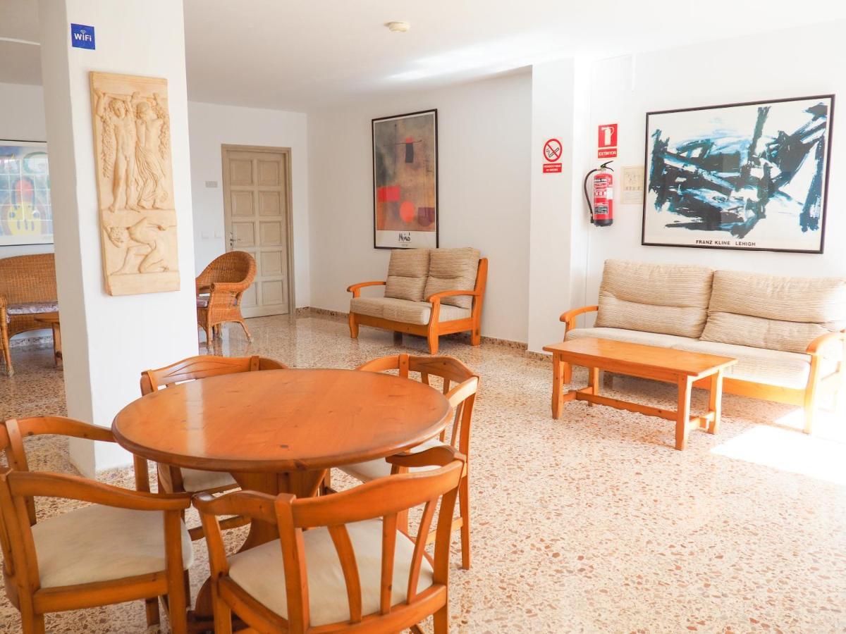Apartamentos Cala Llonga المظهر الخارجي الصورة