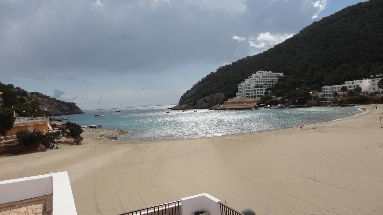 Apartamentos Cala Llonga المظهر الخارجي الصورة