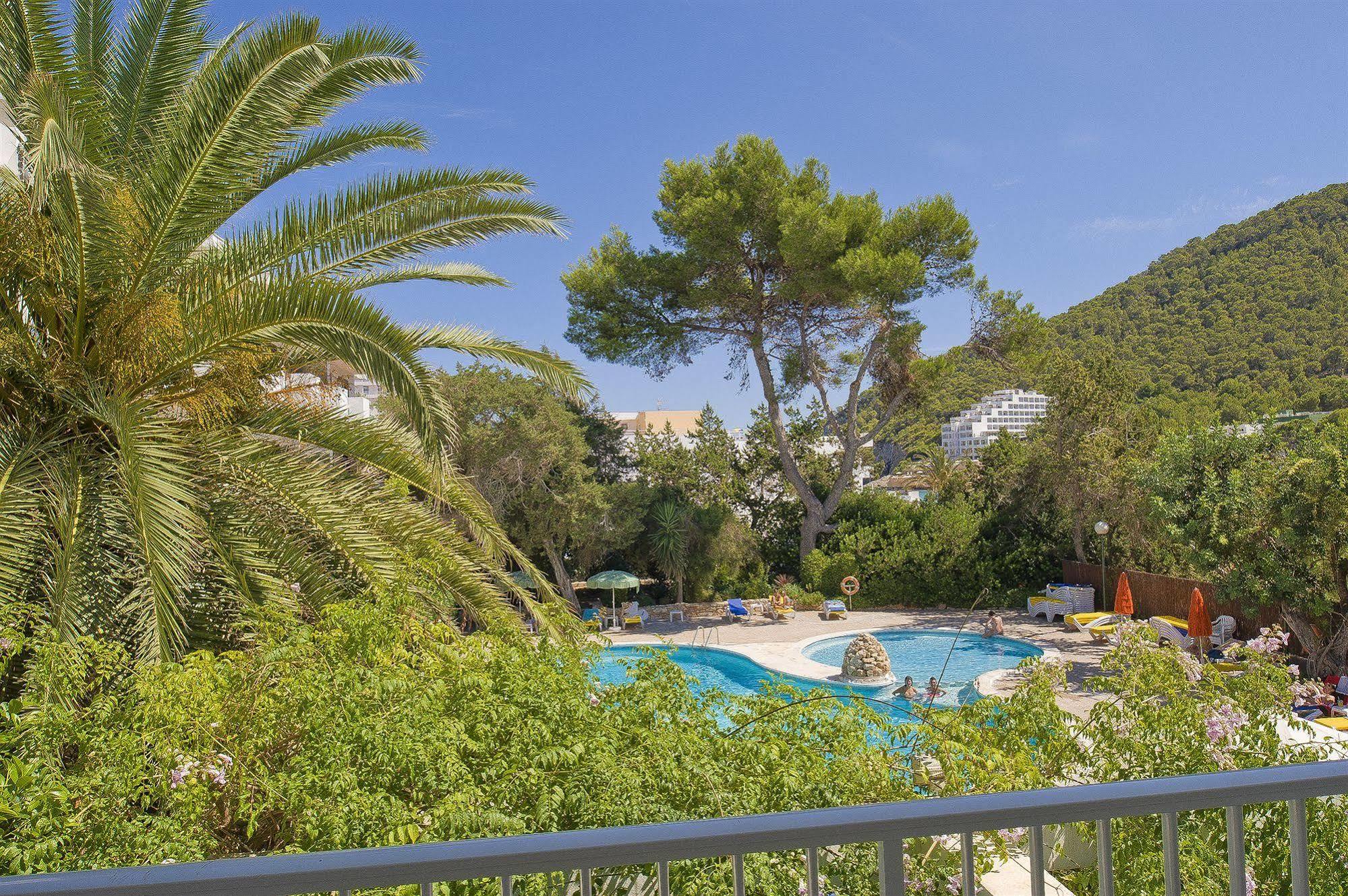 Apartamentos Cala Llonga المظهر الخارجي الصورة