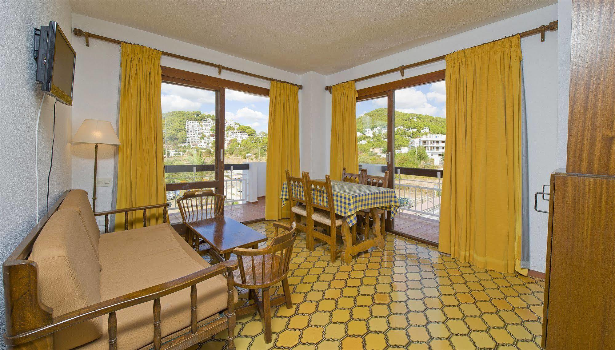 Apartamentos Cala Llonga المظهر الخارجي الصورة