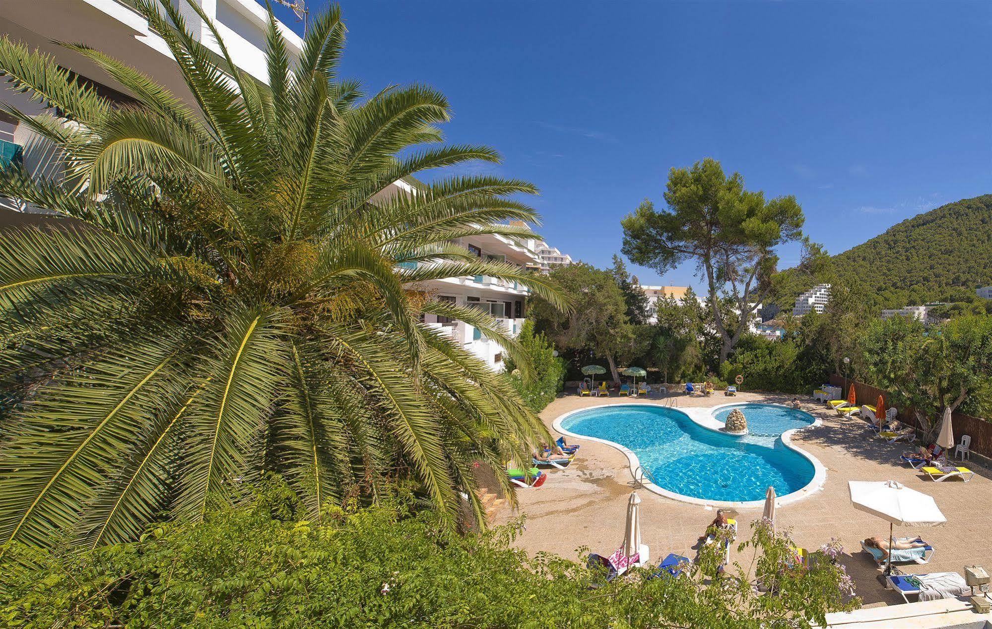 Apartamentos Cala Llonga المظهر الخارجي الصورة