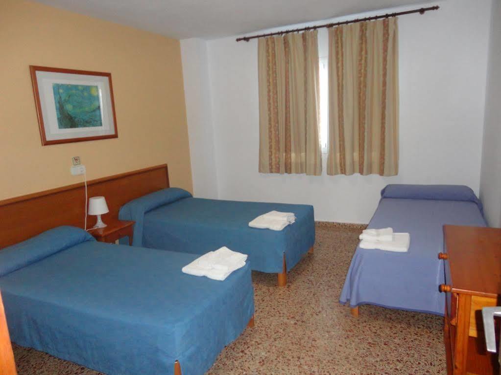 Apartamentos Cala Llonga المظهر الخارجي الصورة