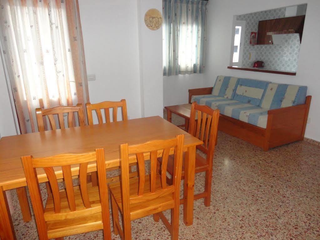Apartamentos Cala Llonga المظهر الخارجي الصورة