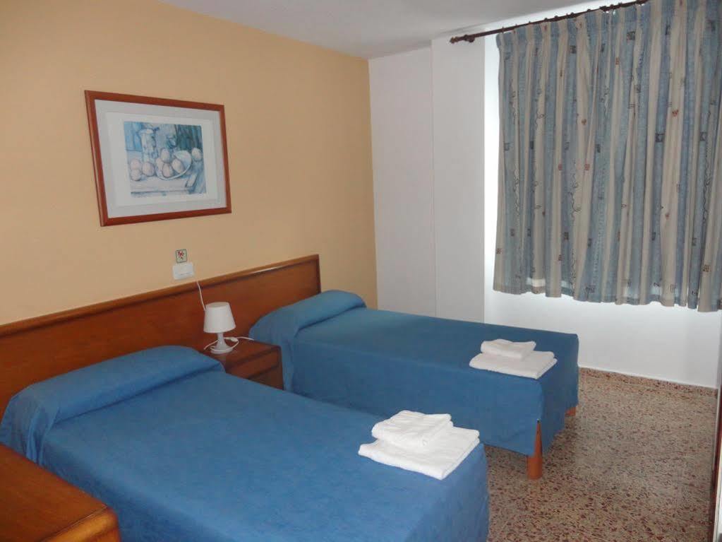 Apartamentos Cala Llonga المظهر الخارجي الصورة