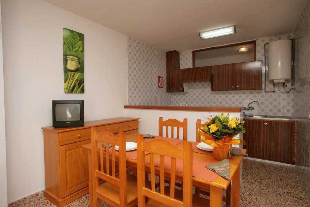 Apartamentos Cala Llonga المظهر الخارجي الصورة